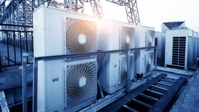 Application of Chillers for Overhead Tank Cooling in the Middle East 1 Industrial manufacturing chiller application